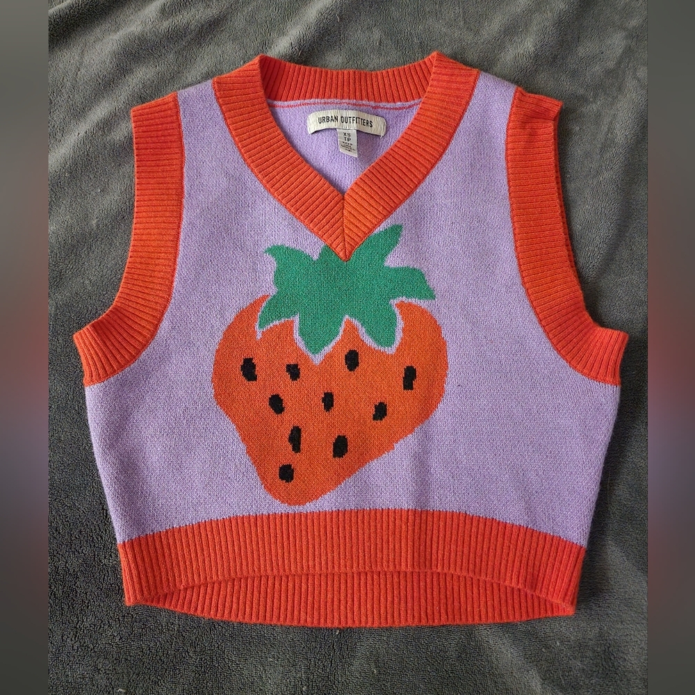 Urban Outfitters XS sweater tank top strawberry BNWOT